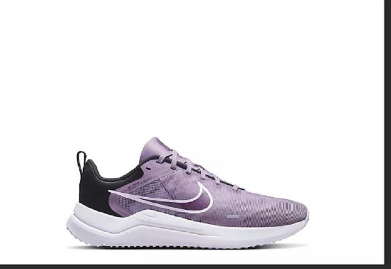 (30 pairs) Nike Sneakers/Tenis Assorted Styles And More MSRP $ 2,940.0