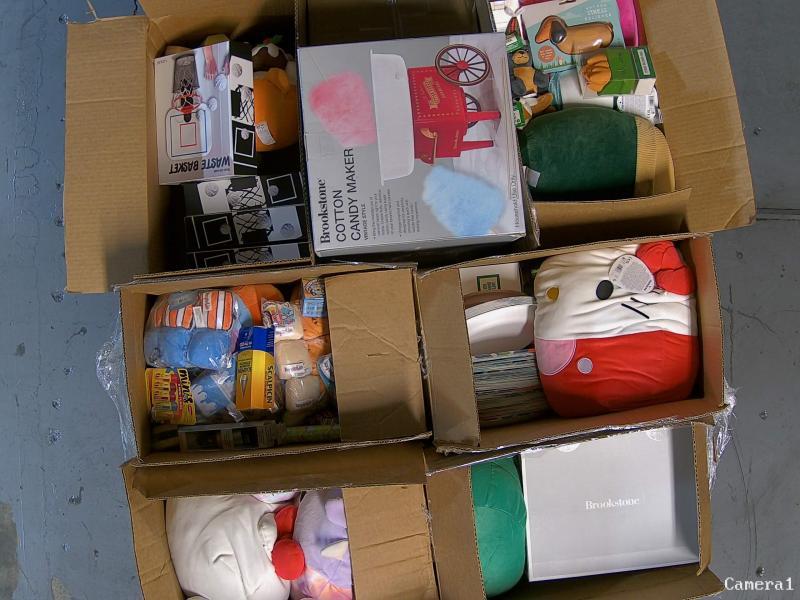 Health & Beauty- Olive & June Advent Calendar, Da Bomb Tie Dye Bath Bomb - MSRP $13,270