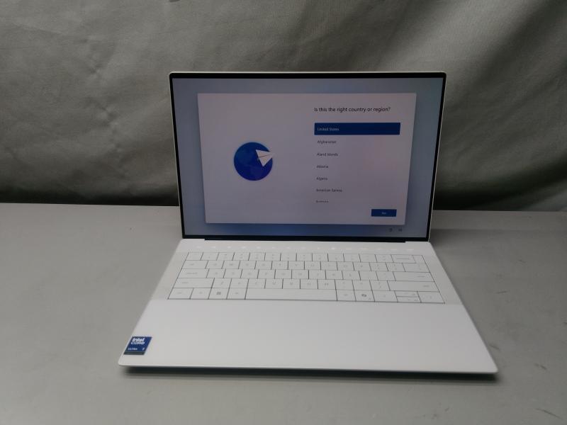 Dell XPS 14 Laptop (2025) with Windows 11 Pro OS & Intel Core Ultra 7 - 32GB - MSRP $2,859