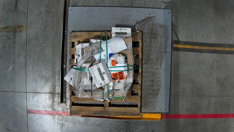 Flooring & Rugs - Pro Space Flooring Deck Tiles, Florida Tile Home Collection, MSI, Daltile - Est Retail $1,184- 4plts