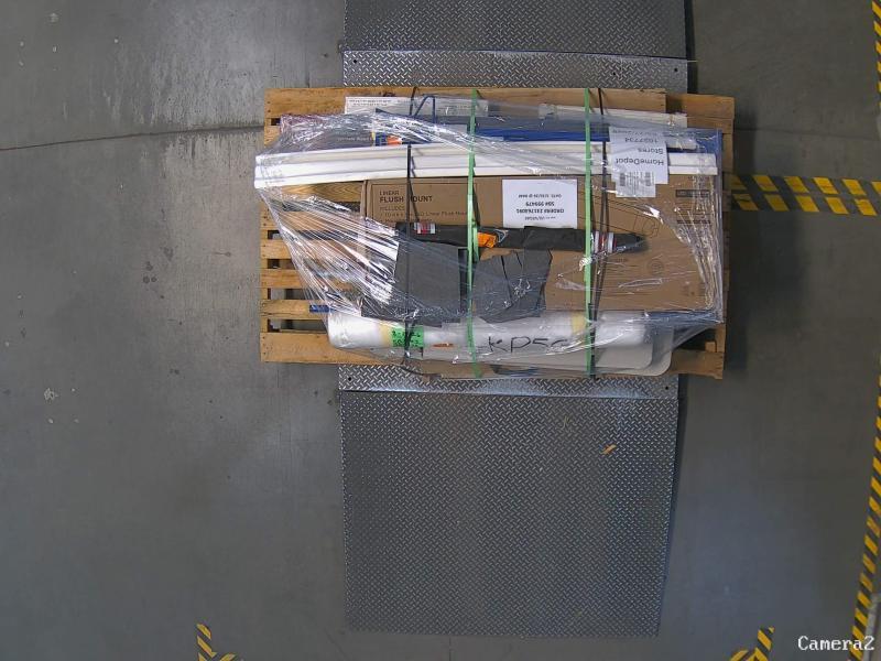 Flooring & Rugs - Lifetime, HARDWOOD REFLECTIONS, Daltile, QEP, HDC, TrafficMaster, ROBERTS - Est Retail $1,590- 2plts