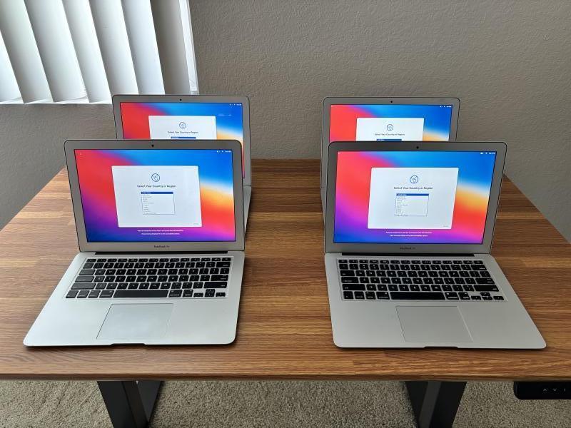 (4) Apple MacBook Air Laptop Bundle Chargers Included