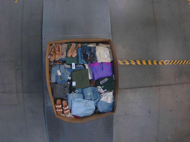 Apparel - Levi's Barrel Jeans, KBB by KAHLANA Jacket, Converse Senakers - Est Retail $10,717- 1 plt