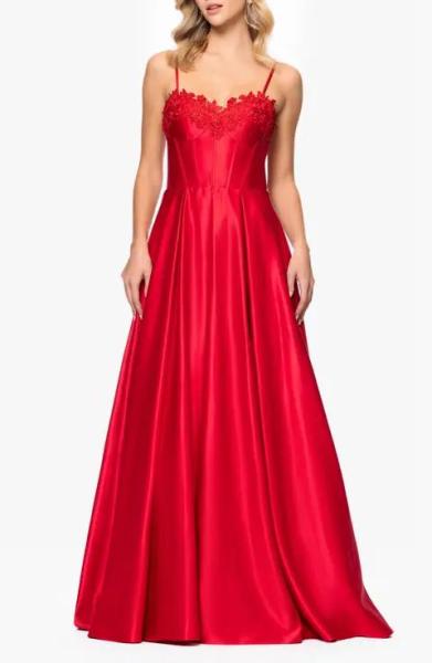 New Bulk Lot of 50 Womens Mixed Formal Gowns