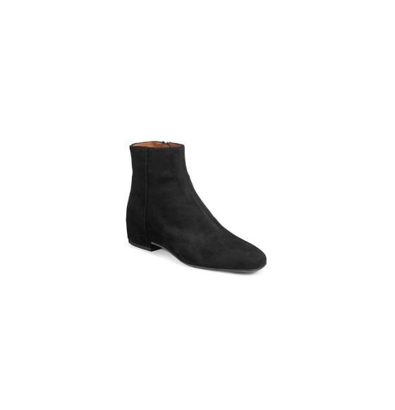 Shoes - Aquatalia Ulyssaa Ankle Boots, Ugg Classic Mini Boot, Hoka, Jordan, Nike, Converse, Vans - Original MSRP $2,461