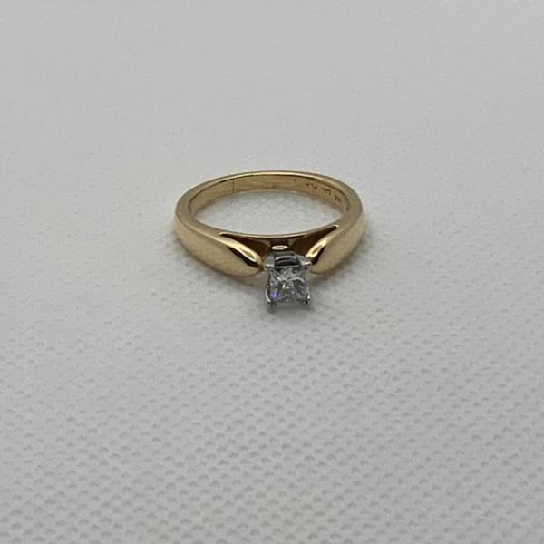 Diamond Engagement Ring Platinum Princess Cut- 14K VS2 IGI Certified