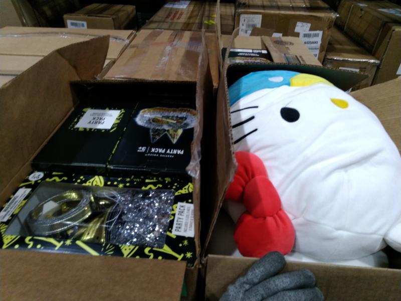 General Merch - Ontel Handy Heater, Neutrogena Sunscreen Stick, Playright Christmas Tree Plush - MSRP $5,981