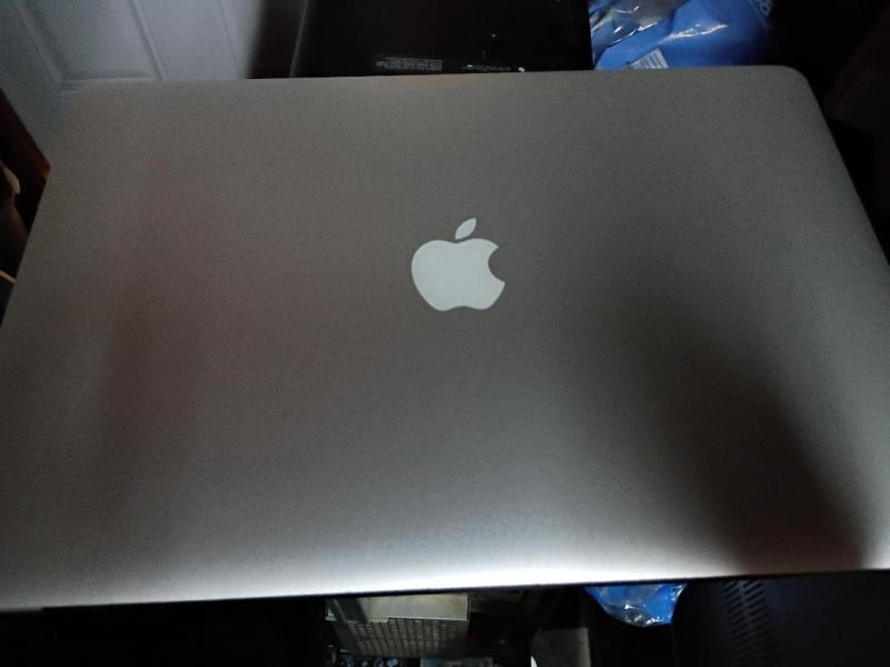 MACBOOK PRO RETINA 15"