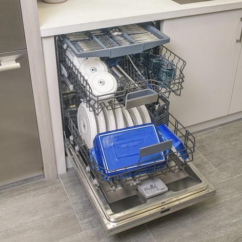 Thermador DWHD640EFP Dishwasher - MSRP $1,399