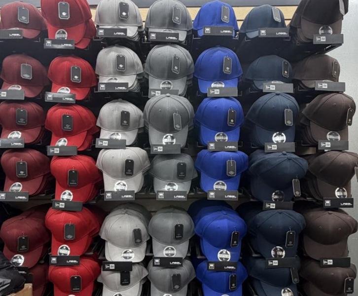 ASSORTED BRAND - Baseball Fitted and Snapback Hat MSRP: $15,976