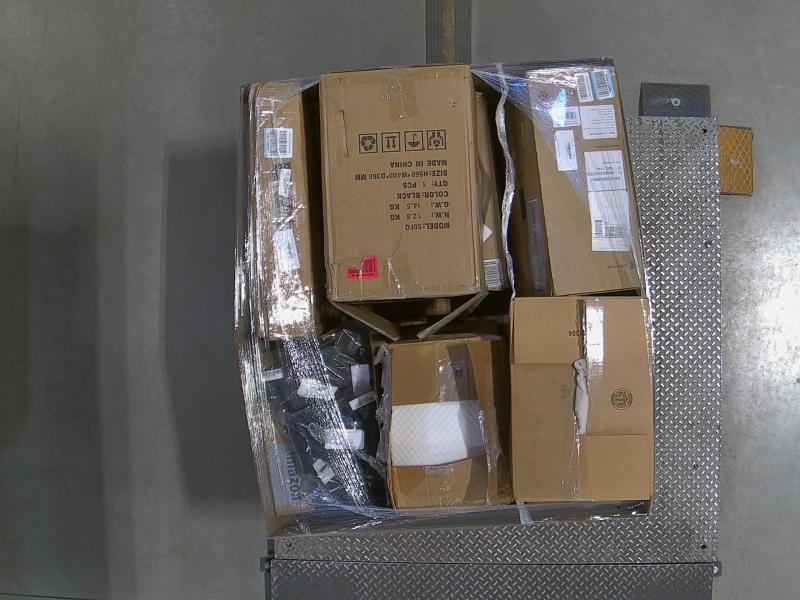 General Merchandise- YIHOUSE Rug, LEVEL8 Luggage, DWANTON Dog Crate - MSRP $3,242