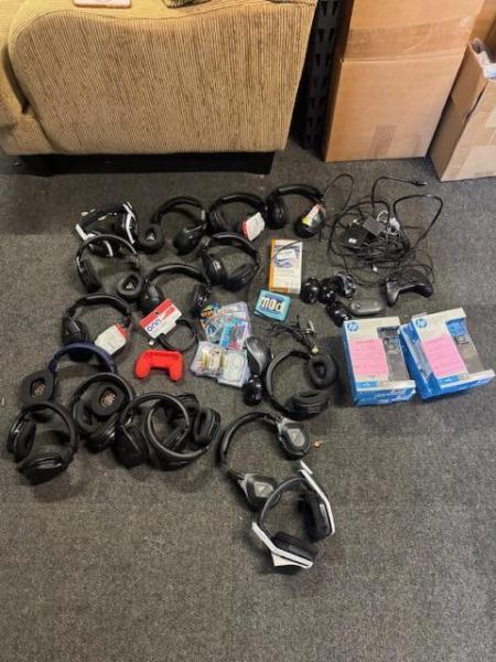 Sports Cards, TOYS, NINTENDO SWITCH, XBOX CONTROLLERS AND MORE!!