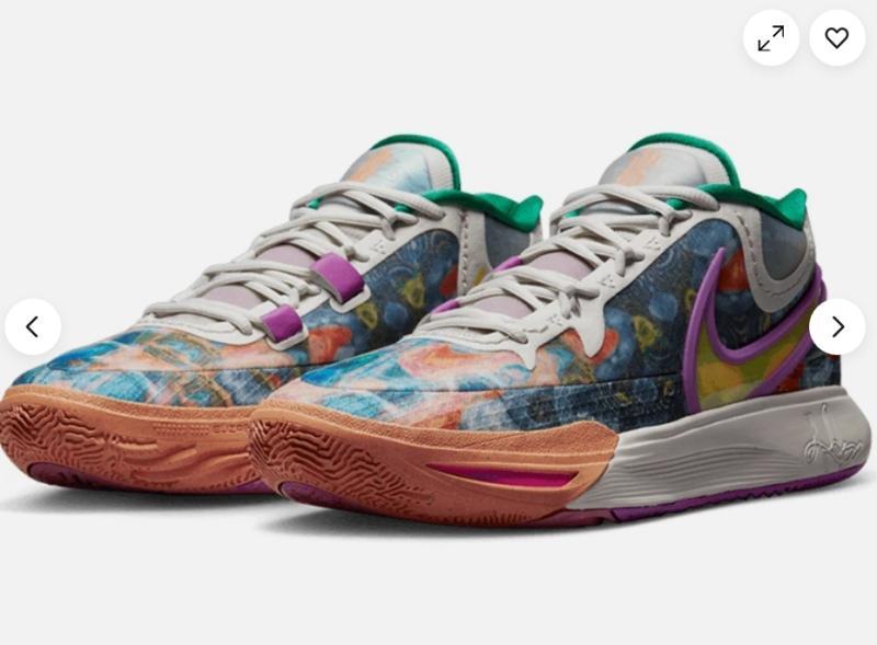 (20) Nike Tenis/Sneakers & Apparel MSRP $ 3,308.00