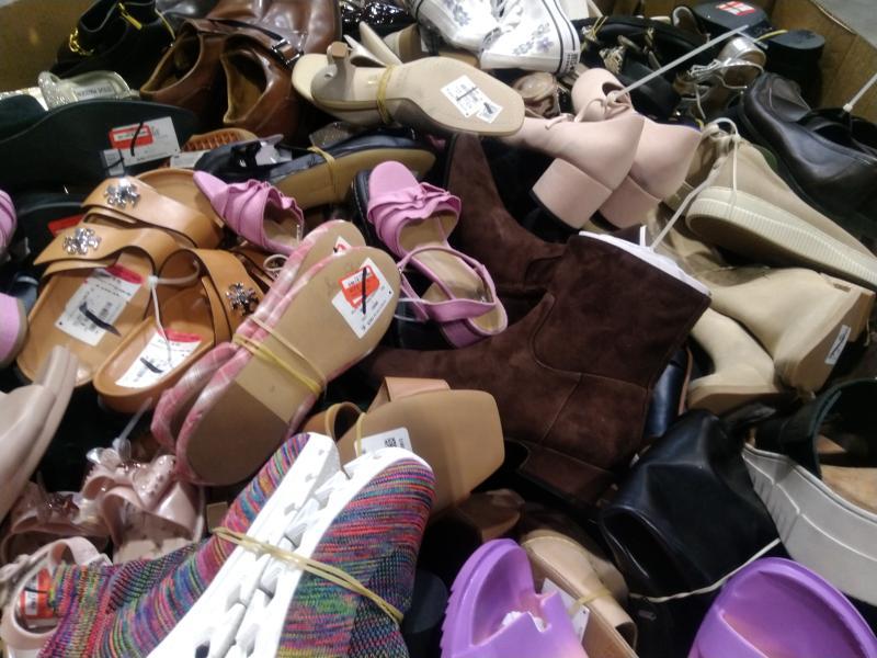 Luxury Department Store - Pallet of Returns Shoes