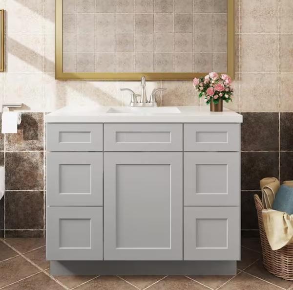 Kitchen & Bath - Hausvita, Swiss Madison, HDC - Est Retail $2,399- 1plt