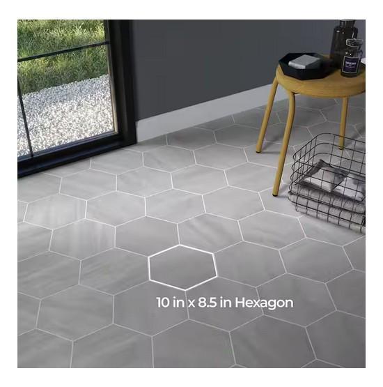 Flooring & Rugs - Corso Italia, HDC, Husky - Est Retail $1,081 - 2 plts