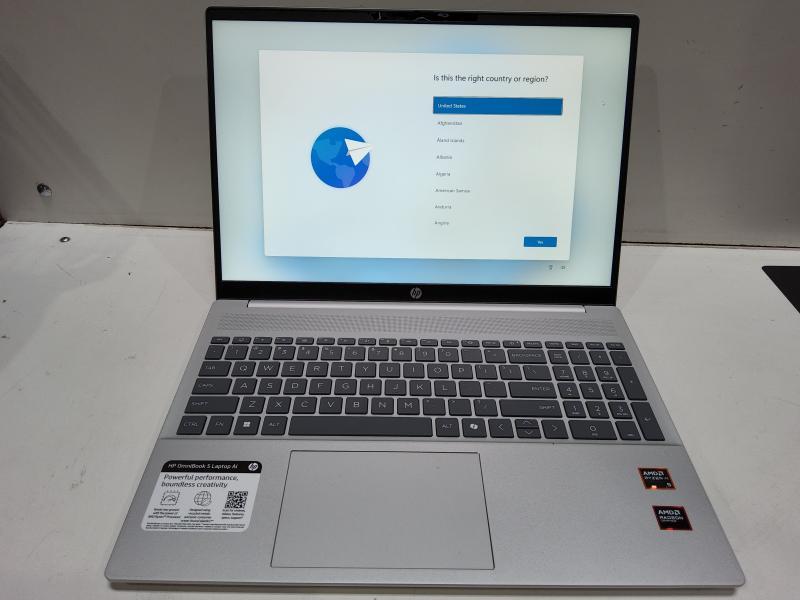 A Grade - HP OmniBook 5 16" 2K Laptop, Copilot+ PC, AMD Ryzen AI 5 340, 16GB RAM, 512GB SSD - MSRP $929