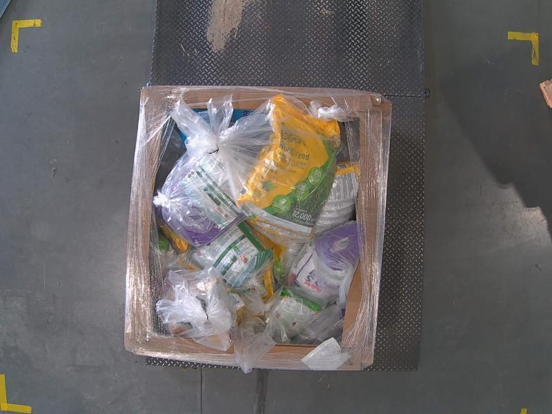 General Merchandise- Scotts Fertilizer, Pennington Grass Seed, Earth Science Fertilizer - MSRP $1,445