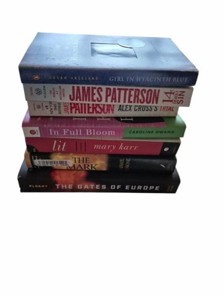 Vintage Books-Best Sellers, Classics,Pop Culture & Educational Studies