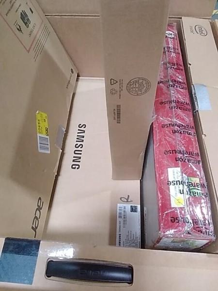 Consumer Electronics - Samsung Notebook Flash NP530XBB, Chromebook 4, Acer Aspire 3 15.6" Notebook - MSRP $1,690