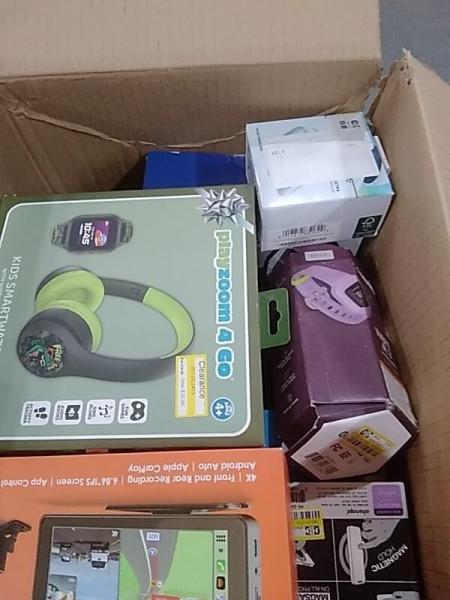 Electronics - Bose QuietComfort Earbuds, DualSense PS5 Controller, Bose SoundLink Speaker - Est Retail $1,267