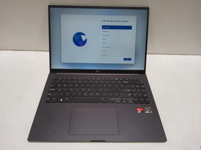 A Grade - LG UltraPC 16" Laptop, AMD Ryzen 5 7530U, 16GB RAM, 512GB SSD, Windows 11 Home - MSRP $949