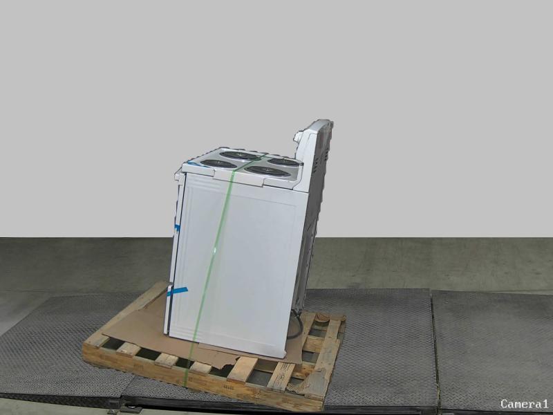 Appliances - YACR4303MFW Amana 4.8 cu. ft. Electric Range in White - MSRP $719