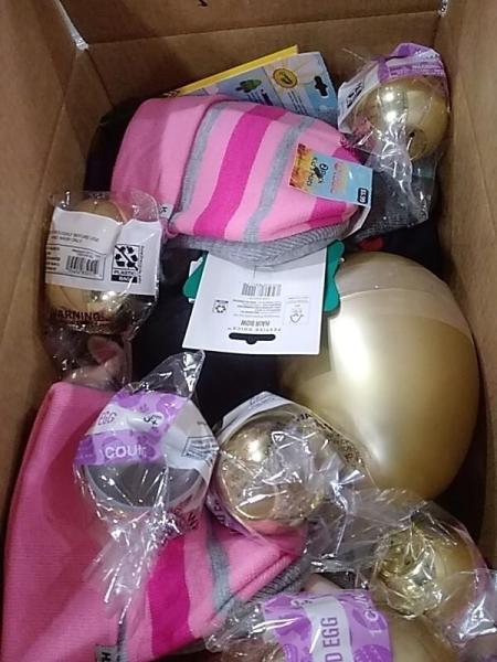 Apparel & Mixed Lots - Heat Logic Gloves, Heat Logic Knit Hats, Festive Voice Bunny Garland - MSRP $8,465