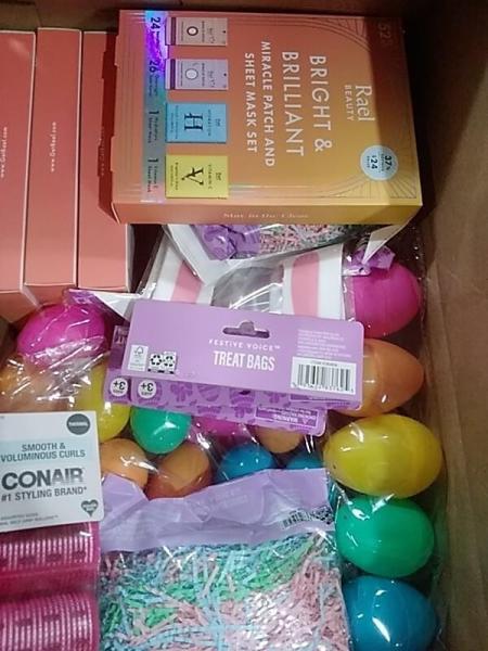 General Merch - Tangle Teezer Detangler, Forceflex Trash Bags, Peanuts Snoopy Plush in Mug - MSRP $6,077