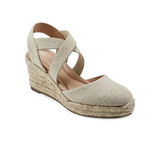 Truckload - Apparel - Easy Spirit Almond Toe Slip-on Wedge Sandals, Journee Collection Sammie Pumps - MSRP $145,936