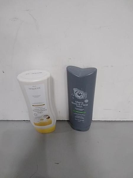 Health and Beauty - Ultra Moisturizing Body Wash, Men's Body & Face Wash - MSRP $2,732