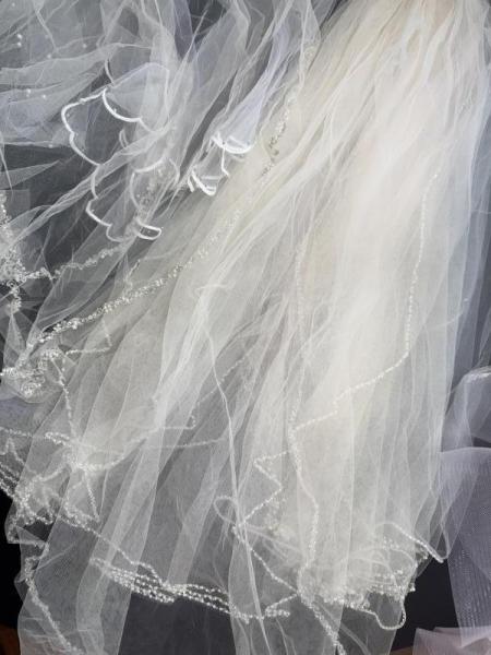 50 Bridal wedding veils, accessories MSRP $10,000