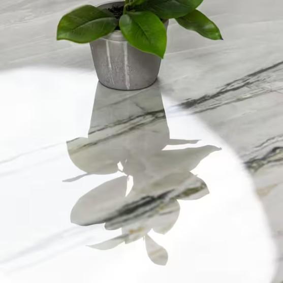 MSI Verde Fantasy 24 in. x 48 in. Polished Porcelain Marble Look Tile - Est Retail $1,930 - 1 plt