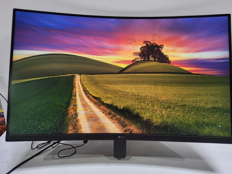 A Grade - LG 32BR50C-B 32" Full HD Curved Monitor, Matte FreeSync, HDMI/VGA, Black - MSRP $228