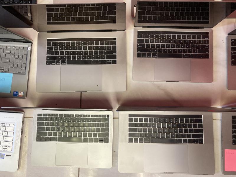 APPLE MACBOOK PRO and AIR x15 $40k est Retail Value!!