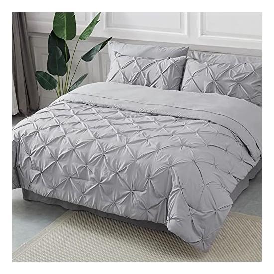 Bedsure King Size Comforter Set, Ahpmeoa Wedge Pillow Set, 8x10 Black Shag Area Rug - MSRP $1,066