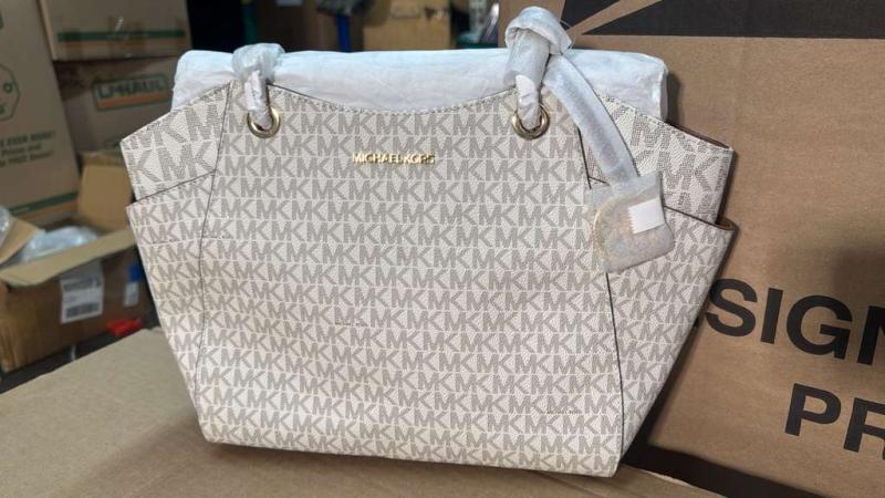 Mixed Lot of 20 Womens Handbags Designer Boutique and More