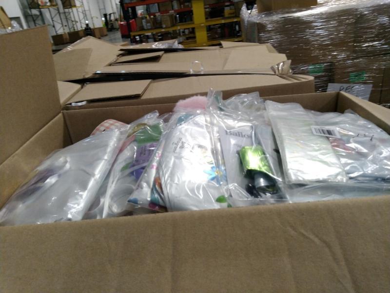 General Merchandise- Progressive Balloons Mother's Day, Heat Logic Thermal Knit Beanie, Silly Rabbit Eggs - MSRP $5,037