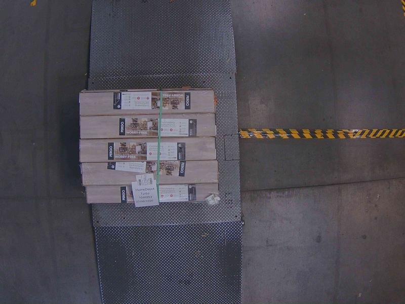 Flooring & Rugs - Pergo - Est Retail $766