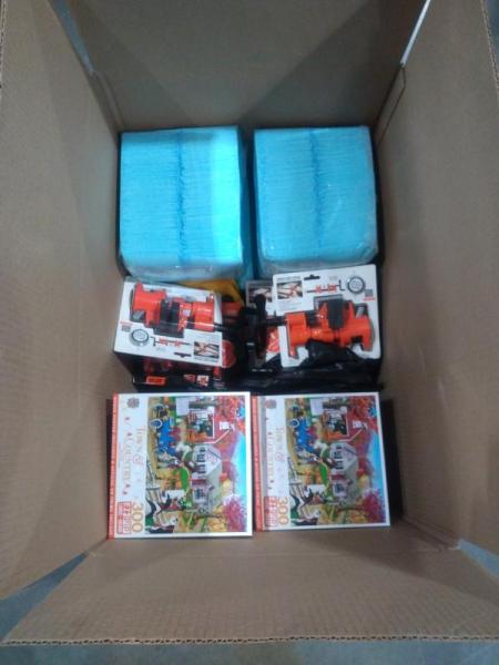General Merchandise- MasterPieces Puzzle, Christmas Themed Gloves, Remote Key Fob - MSRP $602