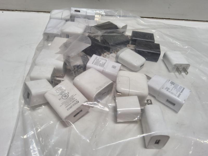 Consumer Electronics - Assorted Micro SD Cards, Adapters & Cables, SDHC Memory Cards, USB Flash Drives - MSRP $2,356