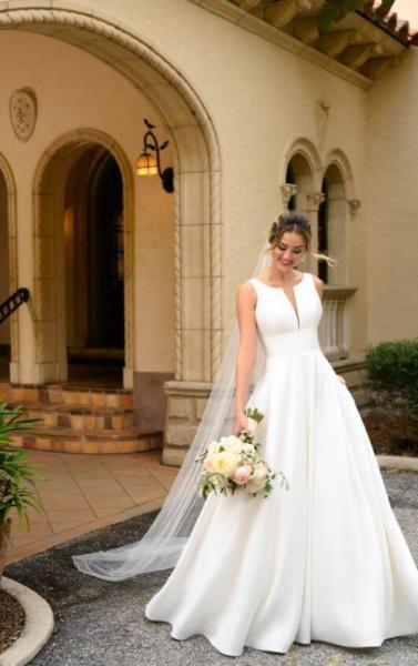 8 Wedding bridal dresses plus size MSRP $18,054