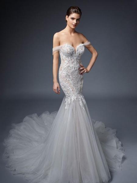 8 Wedding Bridal dresses MSRP $23427