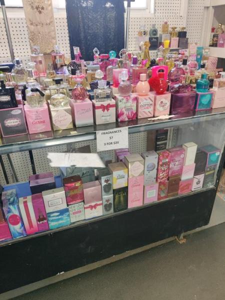 65 piece YEAR END OVERSTOCK Fragrances, Bath & Body Beauty Styles