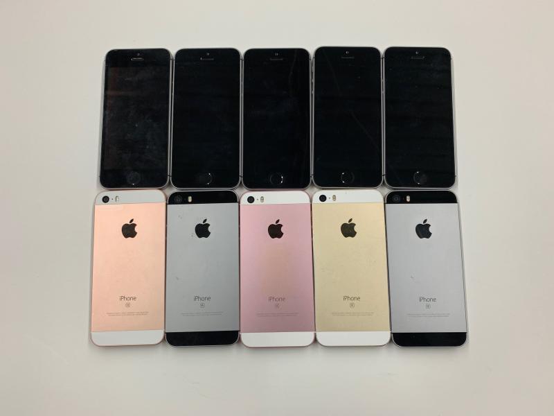 Apple iPhone SE 64GB Unlocked, No iCloud Lock