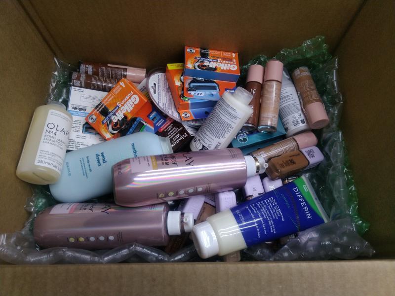 Health & Beauty- Gillette Razors, Abreva Cream, Olaplex Shampoo & Conditioner - MSRP $2,331