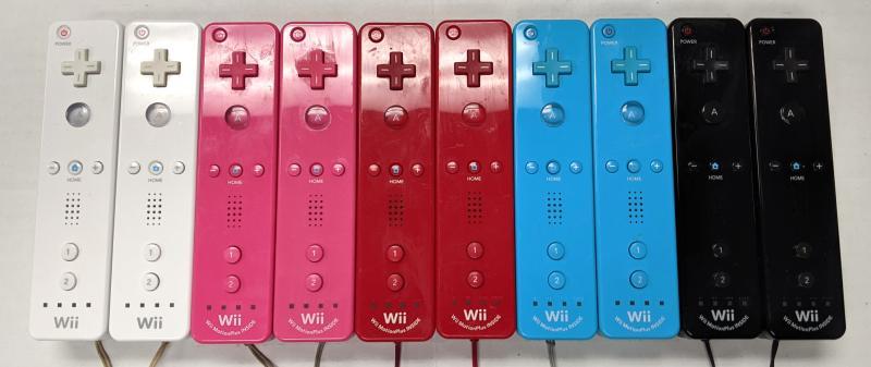 Nintendo Wii Remote and Nunchuck, 100 Units, MSRP $6,000