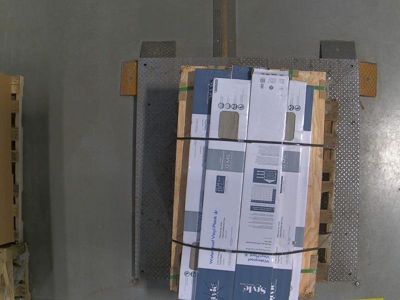General Merchandise - Style Selections Vinyl Plank Flooring  - MSRP $2,024