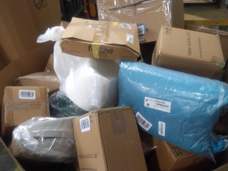 House Day Velvet Hangers, Tappio Plant Caddy, Metoware Boat Trailer Winch - MSRP $1,228