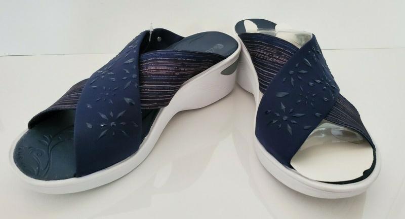 Brand New 24 Bzees Women's Diamond X Ban Wedge Sandals Retail $2400